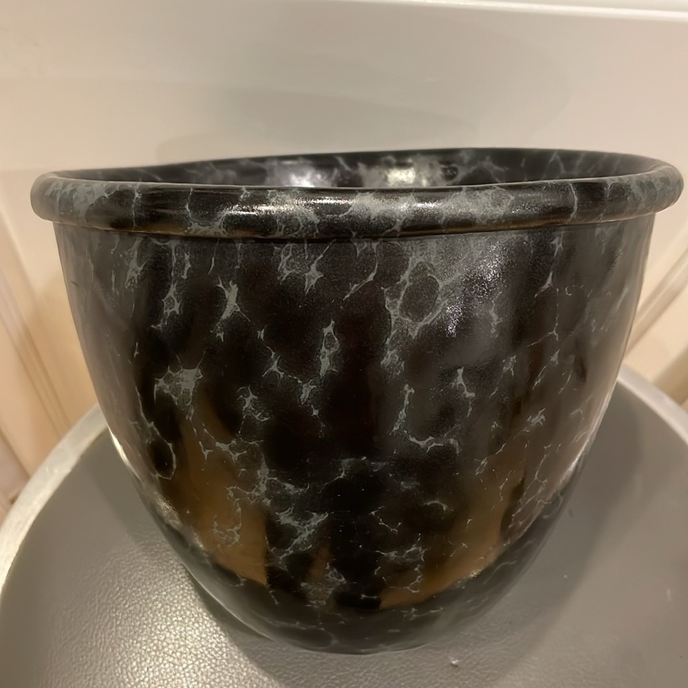 Bennington Pottery, Vermont 9-inch Diameter Glazed Black/Gray Mixing Bowl 1877